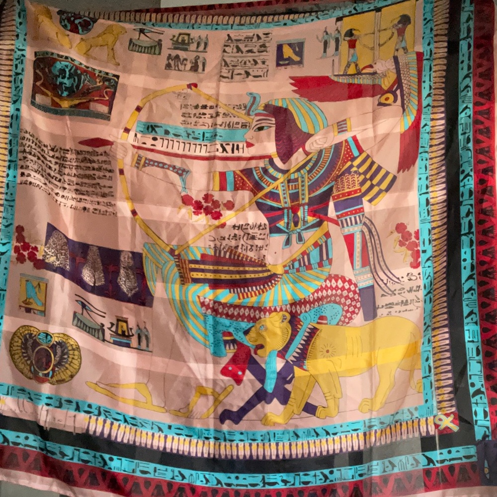 NWOT - ANCIET EGYPTIAN DESIGN SCARF